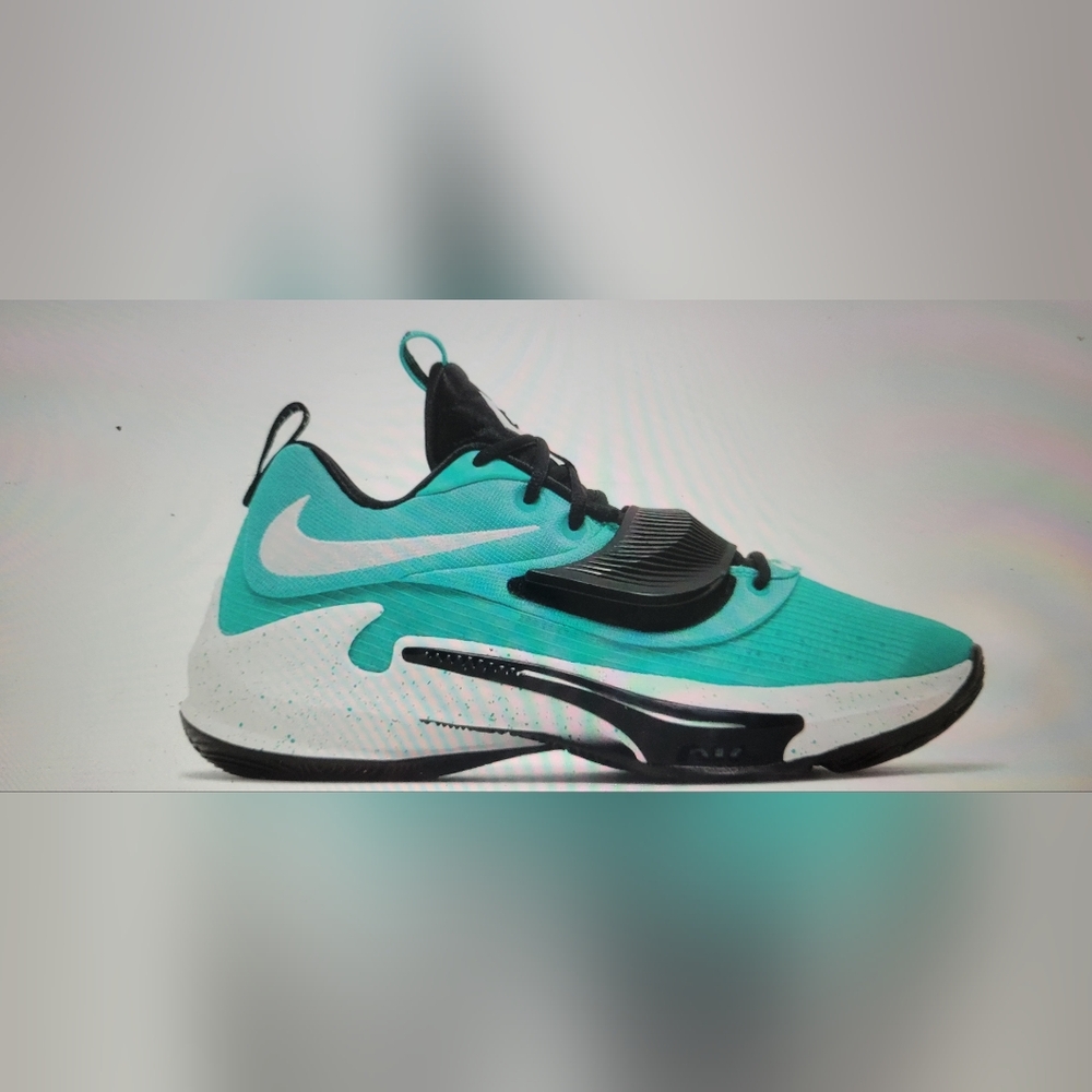 ' Nike Men's Zoom Freak 3 Team Low- Top Basketball Clear Jade/White Shoes